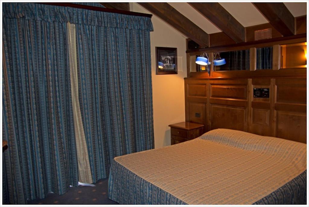 Hotel California Champoluc Ngoại thất bức ảnh